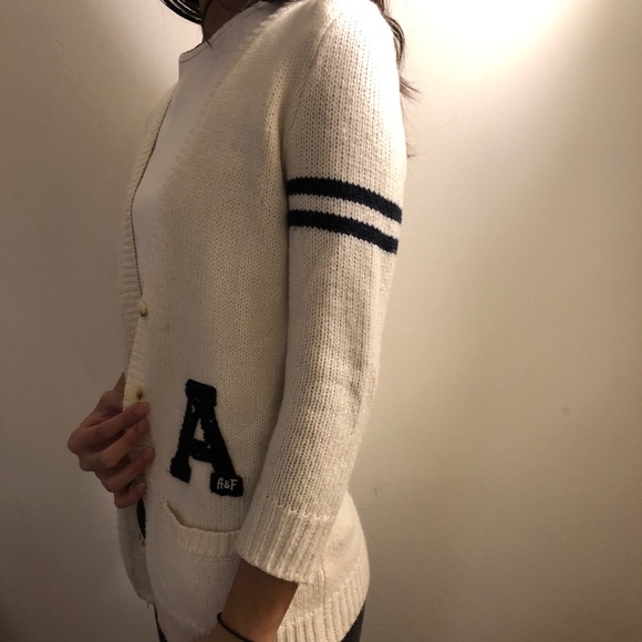 Abercrombie and Fitch knit sweater - Picture 3 of 3